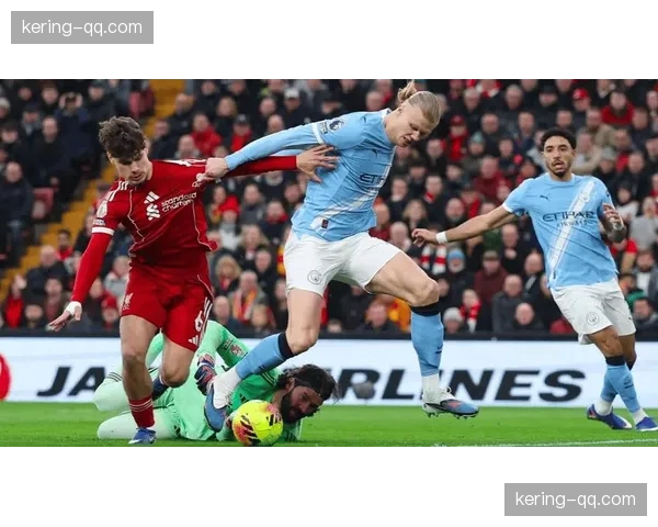 利物浦主场1比2负曼城 VAR取消绝杀球引爆英超最大争议 利物浦主场1比2负曼城 VAR取消绝杀球引爆英超最大争议